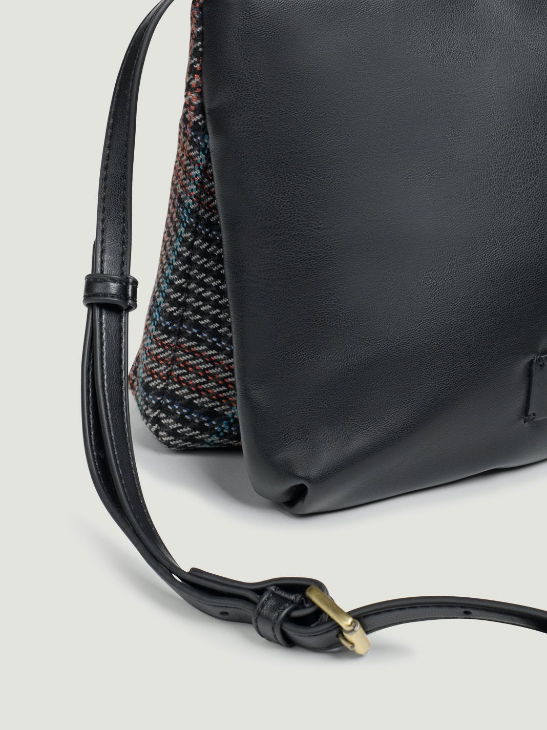 Bag cross quilted